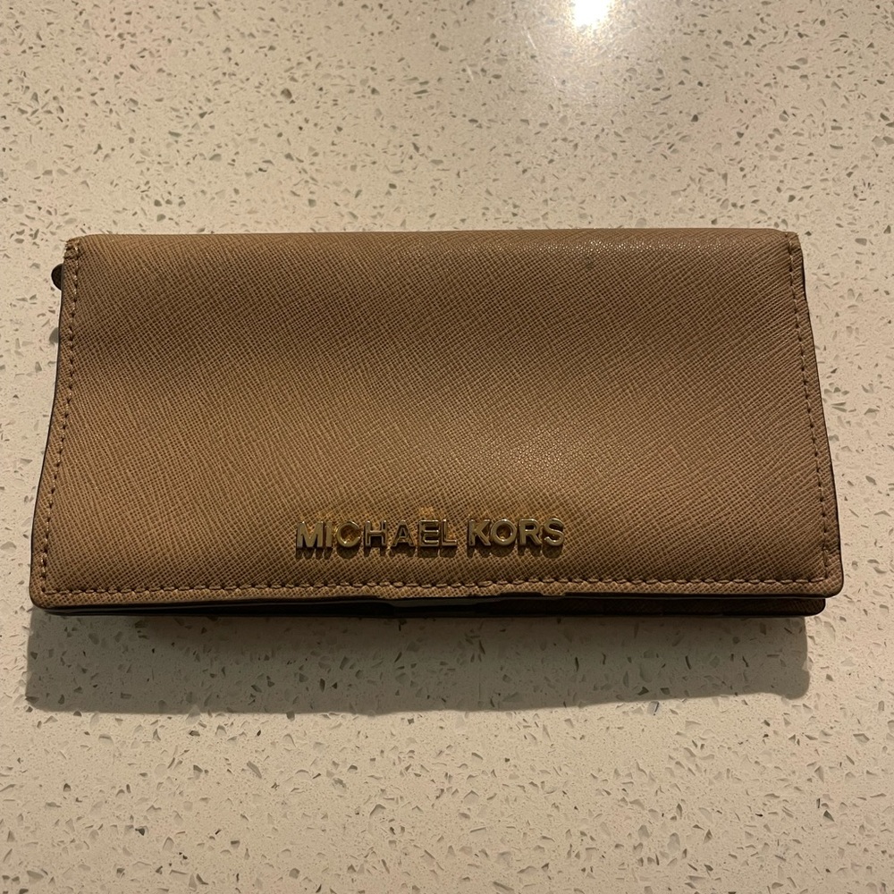 Michael Kors- TAN Wallet